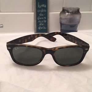 Ray-Ban Wayfarer Classics
